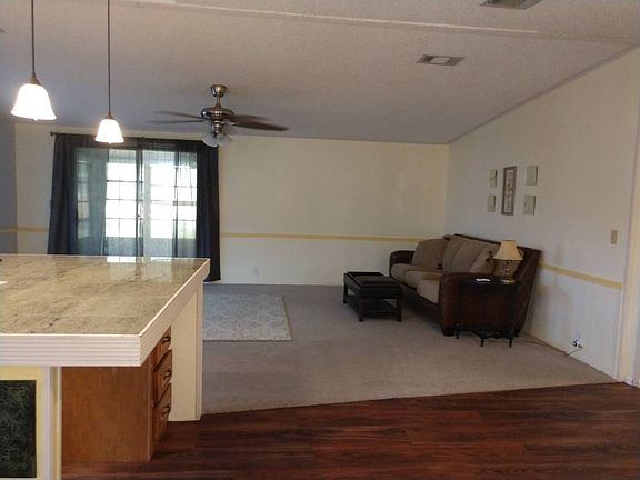4th image of 522 Lake Cir