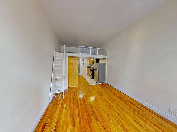 3rd image of 326 E 25th St APT 5B