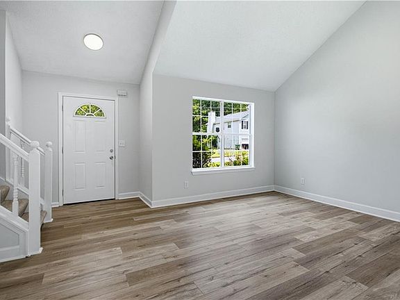5th image of 2493 Willenhall Way