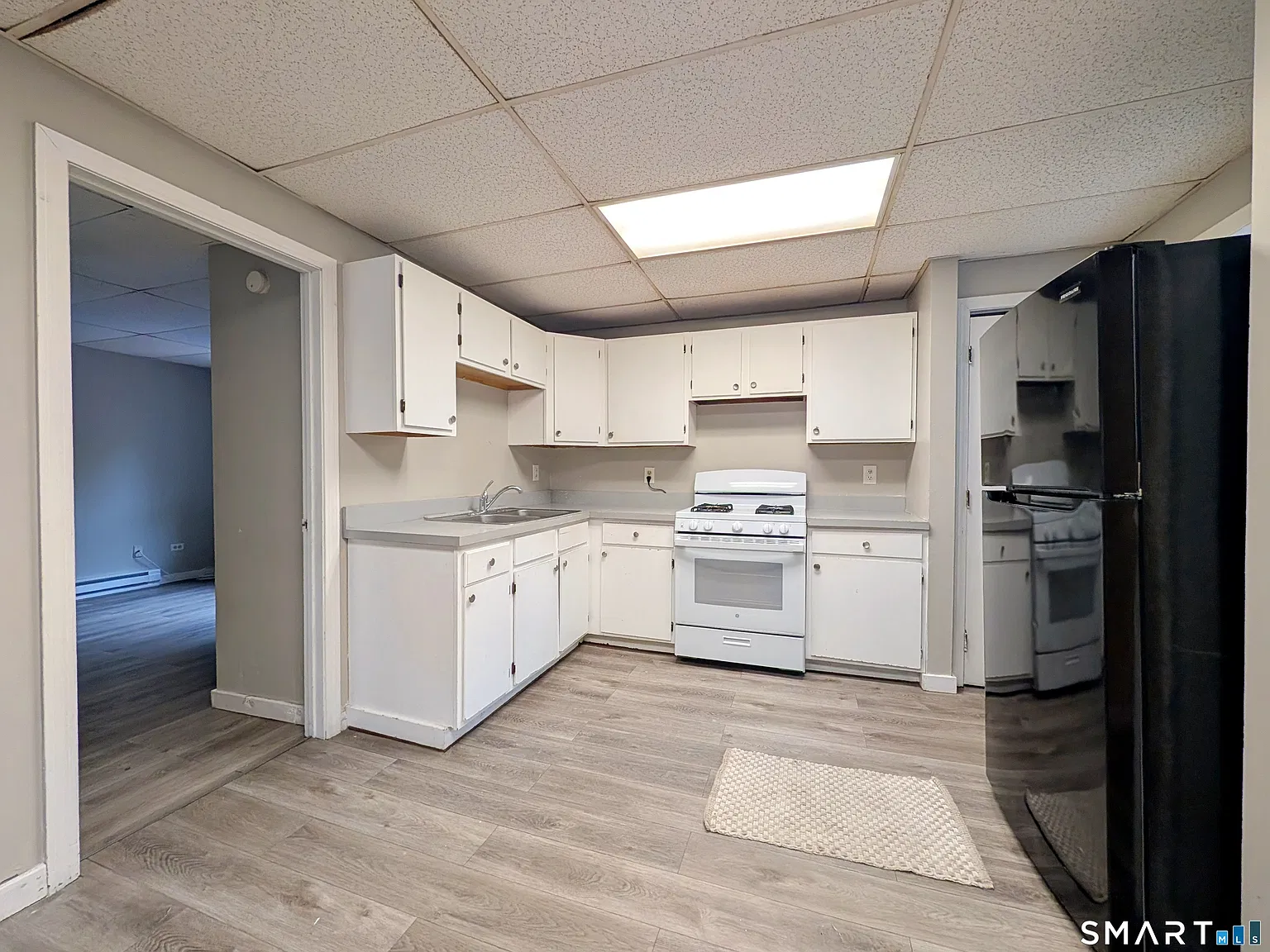 2 bed, 1.0 bath, 920 sqft, $1,400 — Photo 3