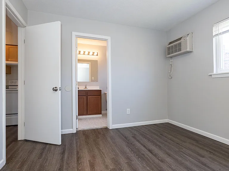 4806 Saddlebrook Ln — Photo 8