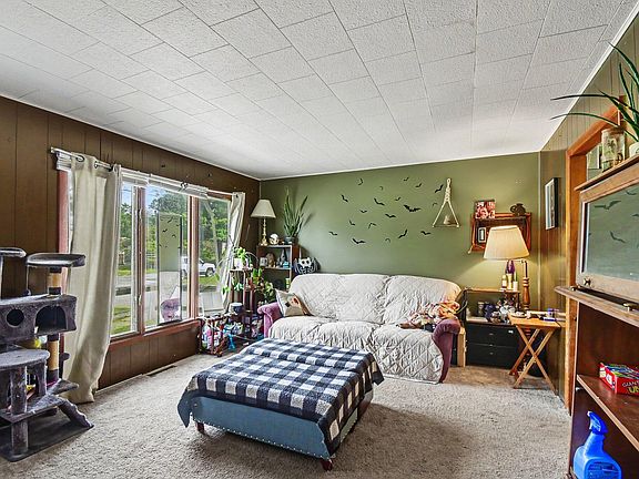 3rd image of 561 Pembroke Dr