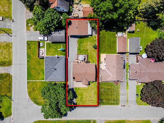 4th image of 202 Susan Ave