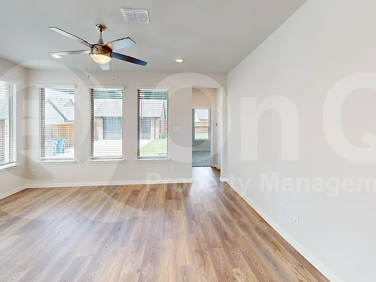 1840 Rosedale Ave — Photo 7