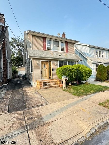 1st image of 114 Division Ave