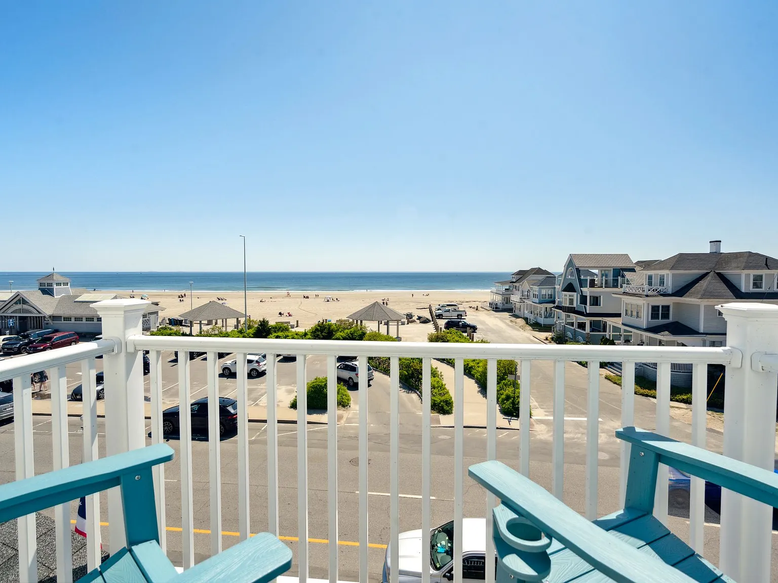 61 Ocean Blvd — Photo 2