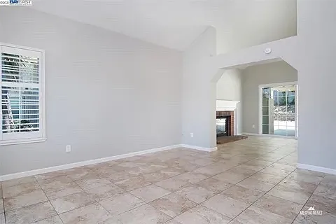 1891 Hemlock Dr — Photo 6