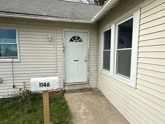 2nd image of 1146 La Salle Ave