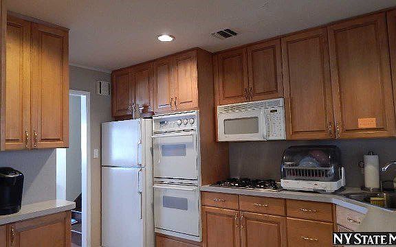 4th image of 385 White Birch Ln