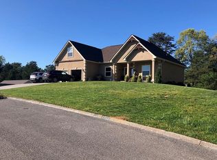 1219 Foxwood Dr, Sevierville, TN 37862