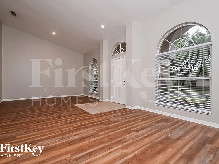 4527 Gentrice Dr — Photo 3