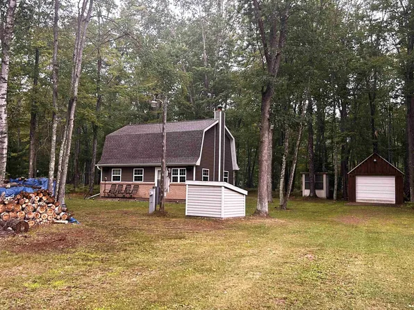 W12330 E Bedora Ct, Crivitz, WI 54114