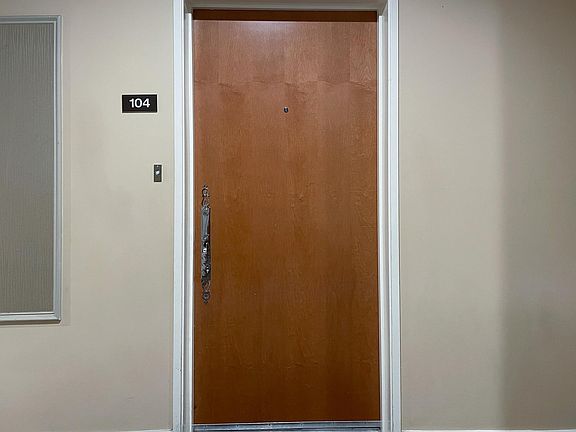 4th image of 1319 N Detroit St APT 104