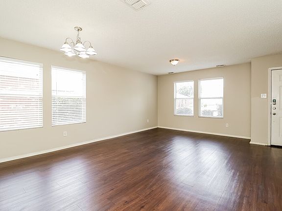 4th image of 8737 Hunters Point Way
