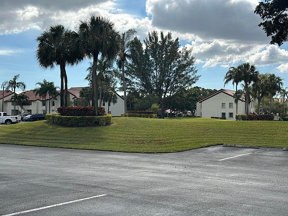 4th image of 5951 Parkwalk Drive