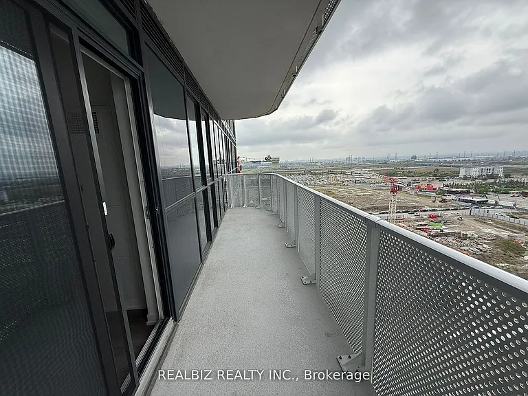 28 Interchange Way #1715 — Photo 13