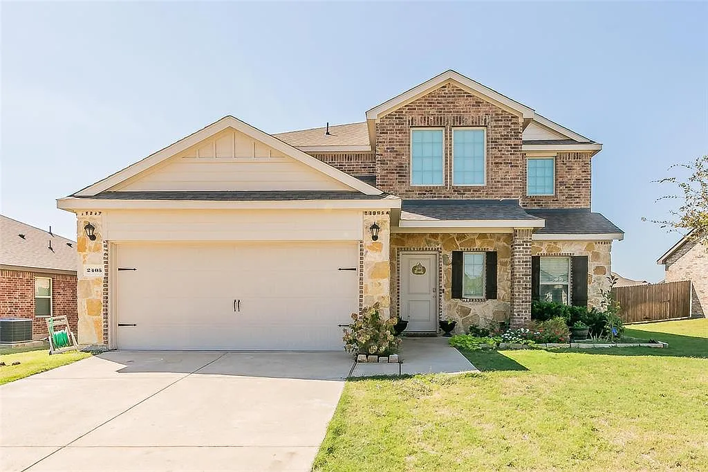 5 bed, 2.5 bath, 2565 sqft, $2,350 — Photo 1