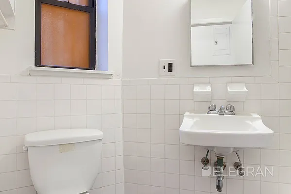 Rented by (Legacy) Elegran | media 10