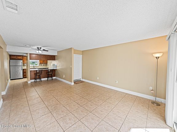 5th image of 225 Bristol Ln
