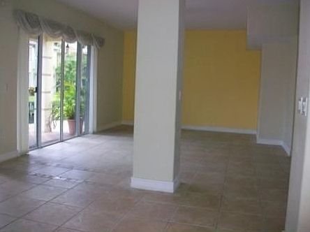 5th image of 20895 NE 30th Pl