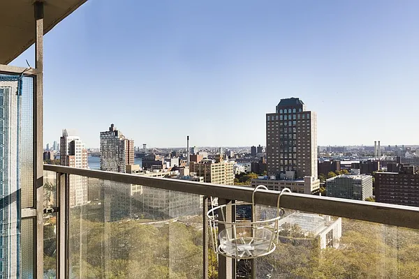 Sold by Engel and Völkers Brownstone Brooklyn | media 21