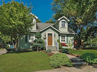 211 Sharp St, Hackettstown, NJ 07840