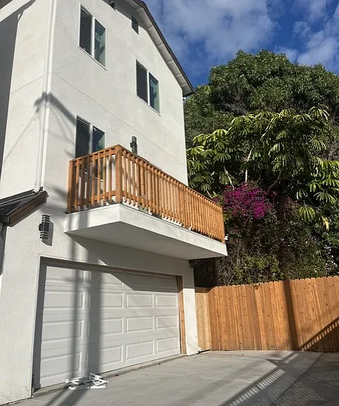1953 Harrison Ave — Photo 1