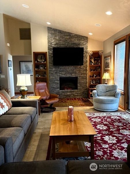 5th image of 4062 Knowles Road