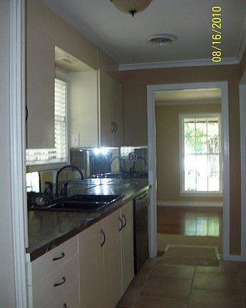 3rd image of 4105 Locke Ave