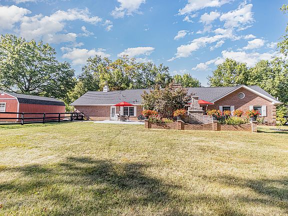 3rd image of 55 Arrowhead Dr