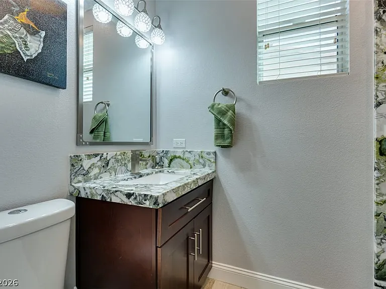 5056 Shadow Palm Ct — Photo 35