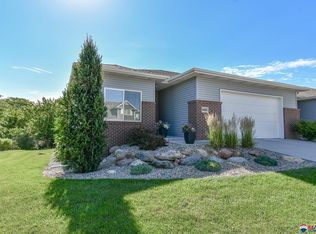 6520 S 59th Pl, Lincoln, NE 68516
