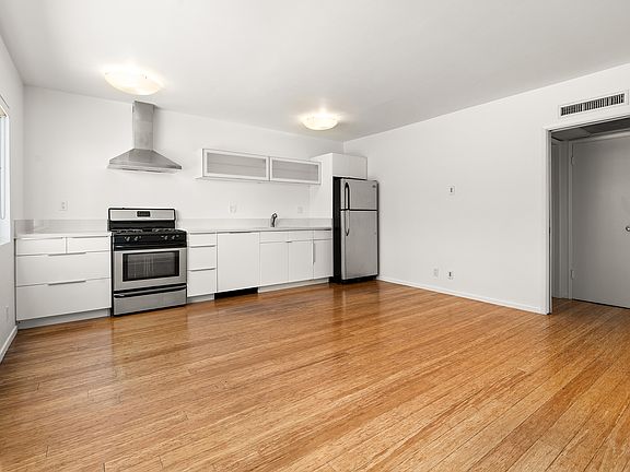 4th image of 4319 W Olive Ave APT D