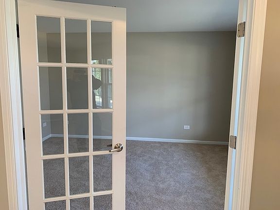3rd image of 704 Kennedy Dr