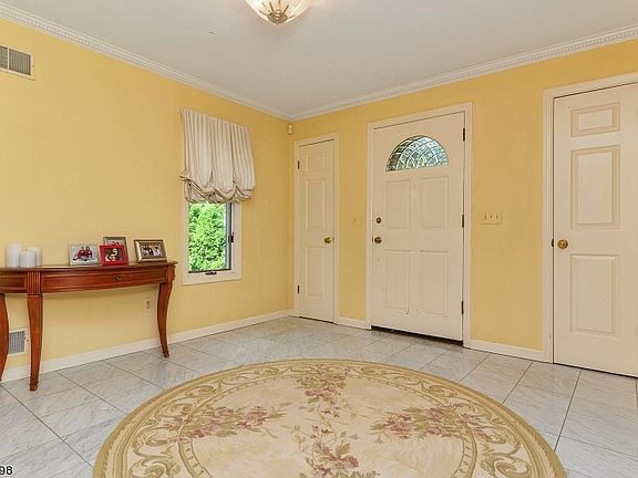 2nd image of 25 Bedford Rd