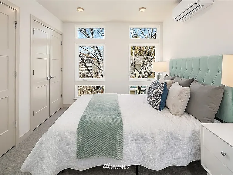 9200F Roosevelt Way NE — Photo 13