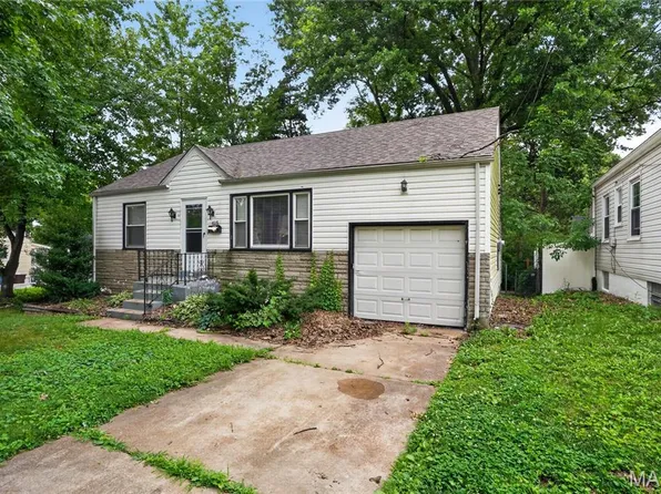 415 Millman Dr, Saint Louis, MO 63135