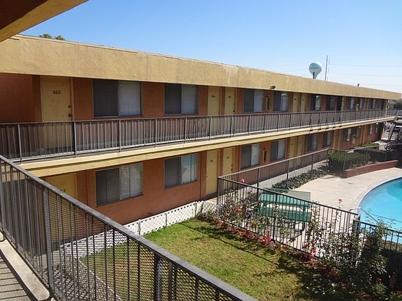 3rd image of 12714 Inglewood Ave APT 217