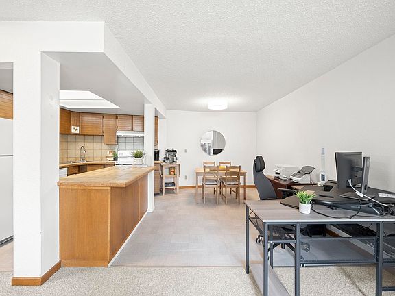 5th image of 11900 228th St #42
