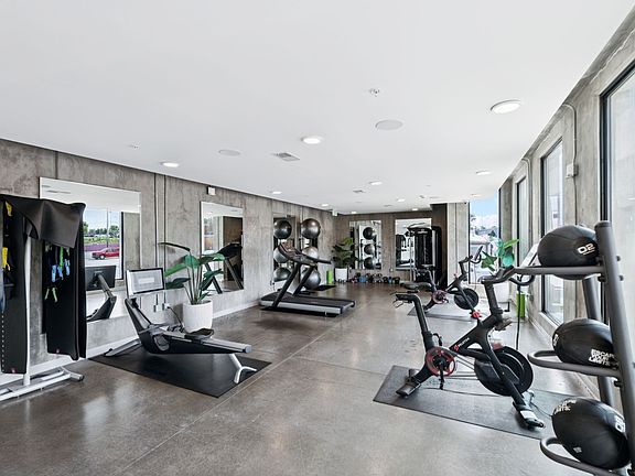 3rd image of 806 Olympic St #303