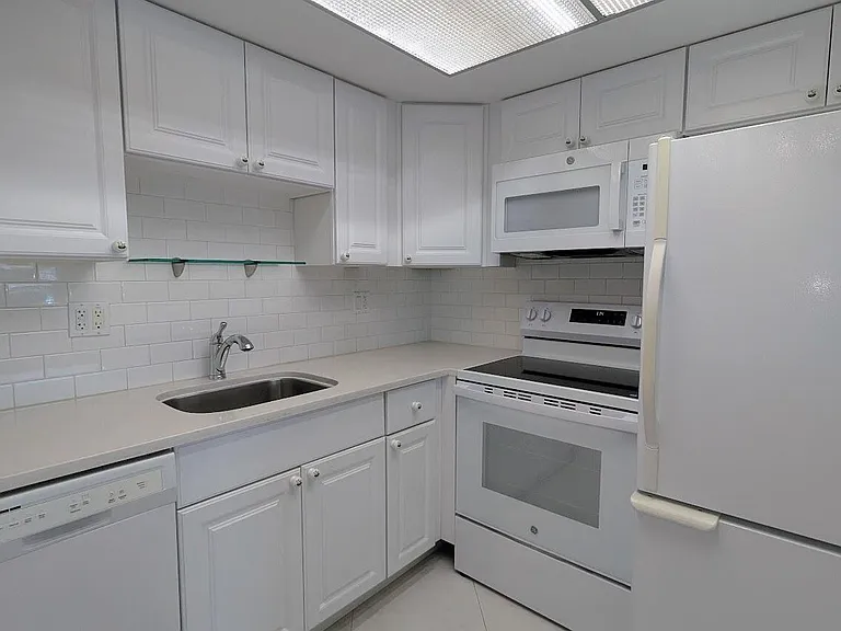 2929 SE Ocean Blvd #111-2 — Photo 7