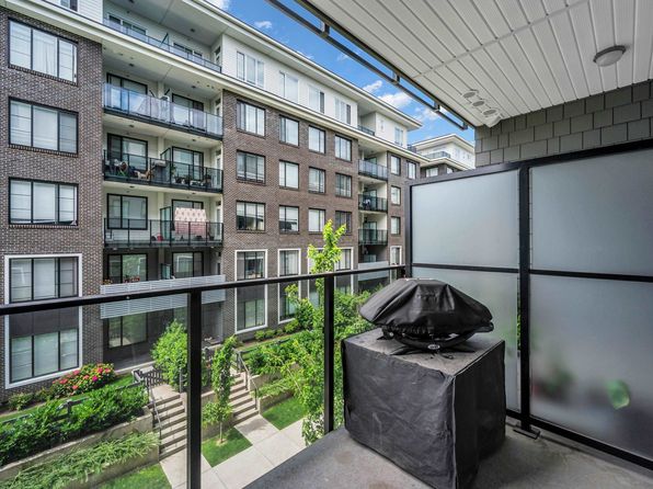 2 bedroom rental in Surrey — photo 15