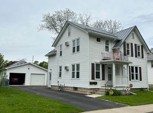 1517 N Superior St #1 & 2, Appleton, WI 54911