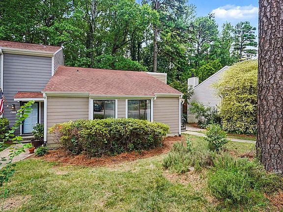 3rd image of 820 Green Ridge Dr