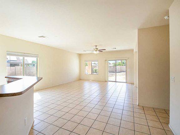 5th image of 111 E Tahiti Dr