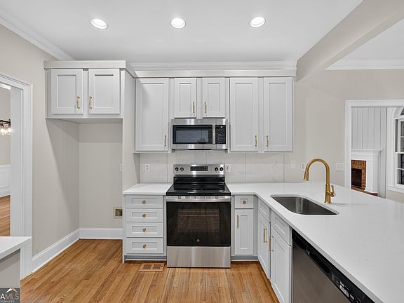 5th image of 6139 Pritchett Dr