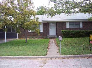 906 S Avenue M, Clifton, TX 76634