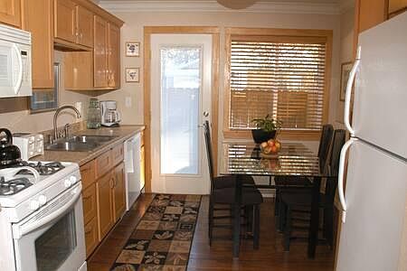 3rd image of 737 San Francisco Ave #2