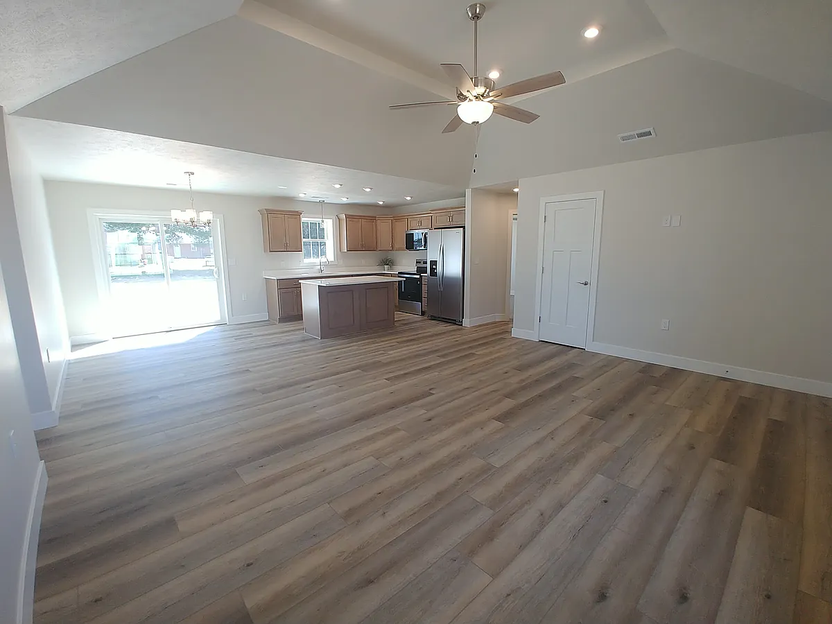 Building Photo - 1421 W Todd Ln