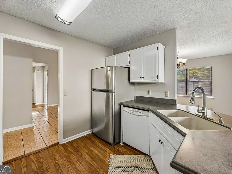 132 Woodvalley Dr — Photo 17